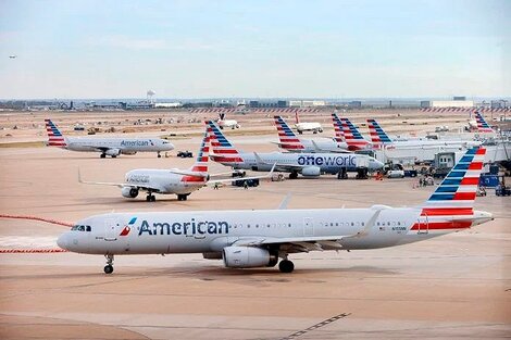 Mil argentinos varados por cancelaciones en los vuelos de American Airlines