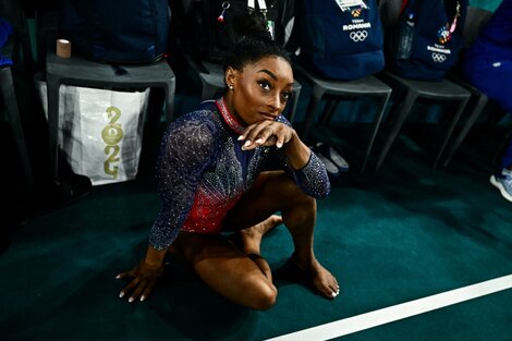 Biles mostró en su función final que también puede cometer errores