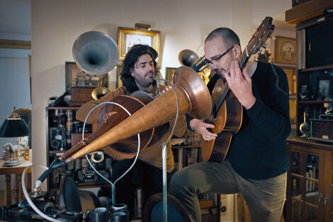 Patricio Crom y Juan Villarreal en una escena del documental.