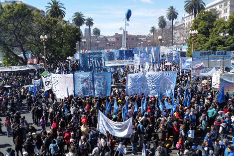 De San Cayetano a Plaza de Mayo por la crisis social y laboral del gobierno de Milei