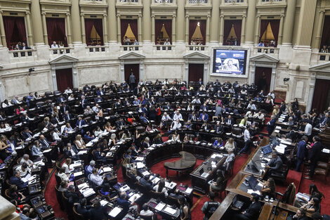 🔴En vivo. La visita a los genocidas en el centro de la sesión en Diputados