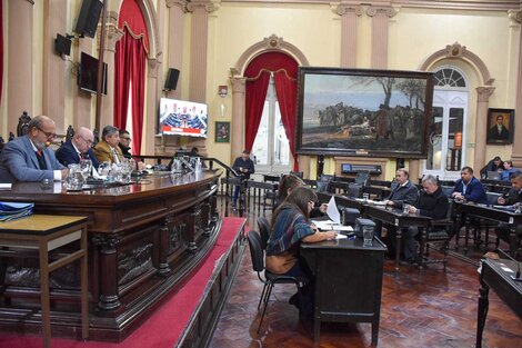 También en el Senado repudiaron la visita de legisladores libertarios a represores