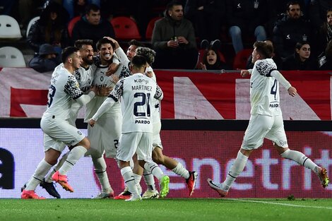 Vaccari apostó por Lomónaco y el defensor le pagó con gol.