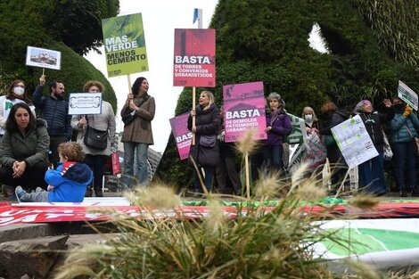 Rechazo al plan de venta de terrenos públicos del gobierno nacional