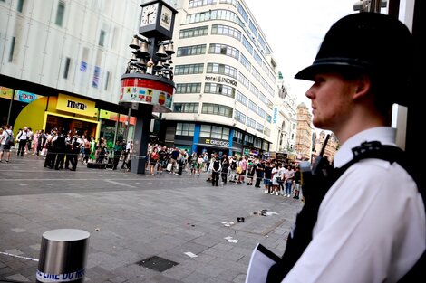 Un detenido por apuñalar a una niña y una mujer en el centro de Londres