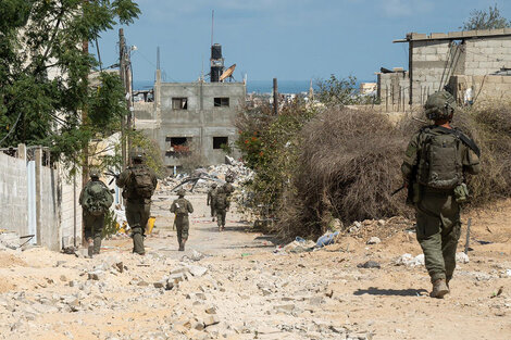 Soldados israelíes patrullan la Franja de Gaza.