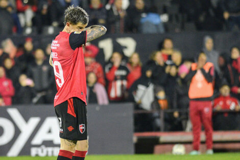 Ramírez se tapa el rosto después de final un tiro penal (Fuente: Fotobaires)