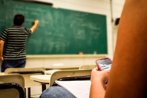 Debate por el uso de celulares en escuelas