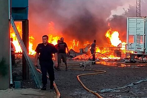 Feroz incendio en el Parque Industrial de Gualeguaychú