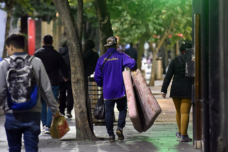 En pocos días, la policía provincial detuvo a 86 personas en situación de calle por falta de DNI. 