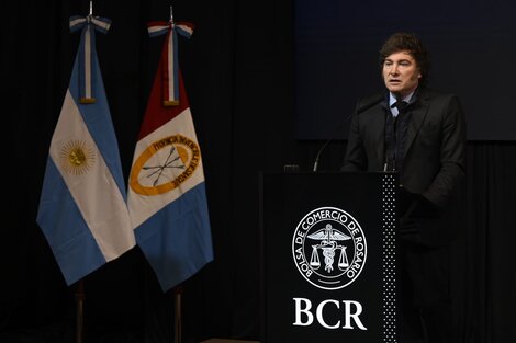 Milei, durante su discurso en la Bolsa de Comercio de Rosario. Imagen: @BolsaRosario.