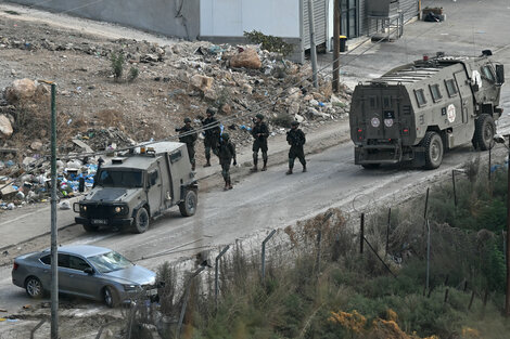 Soldados israelíes patrullan el campamento para refugiados palestinos de al-Faraa en Cisjordania. (Fuente: AFP)