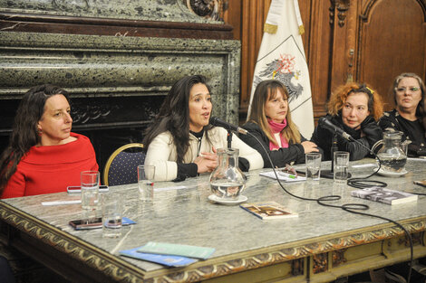 Victoria Montenegro organizó un evento para analizar cómo las infancias fueron afectadas por el genocidio.  (Fuente: Sandra Cartasso)