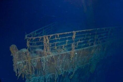 Los robots submarinos empleados en la expedición descubrieron que una pieza de la baranda de castillo de proa del Titanic se desprendió del casco