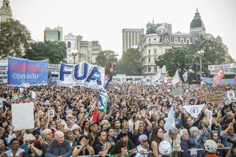 La histórica marcha del 23 de abril llevó el reclamo a la calle. 