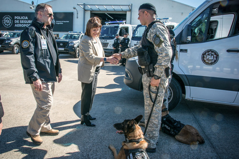 Washington ordena y Bullrich obedece