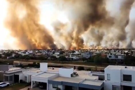 El incendio en Córdoba no da tregua: evacuaron el barrio cerrado La Cuesta