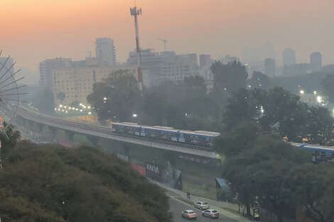 Una cortina de humo negro avanza sobre el país