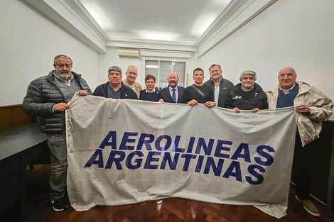 La CGT y gobernadores del peronismo se solidarizaron con los gremios aeronáuticos.