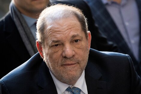 Harvey Weinstein, acusado de nuevos delitos antes de su juicio en Nueva York