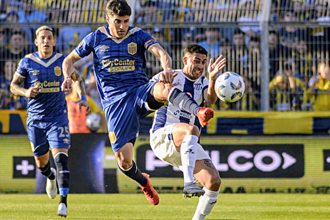 Malcorra se anotó un doblete, de penal, en el emapte ante Talleres.