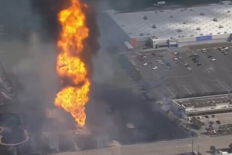 Explotó un oleoducto en Houston: evacuan un barrio lindero