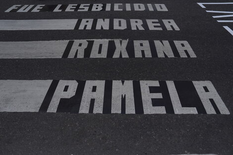 Un colectivo de artistas intervino la calle en Barracas por el triple lesbicidio ocurrido en mayo