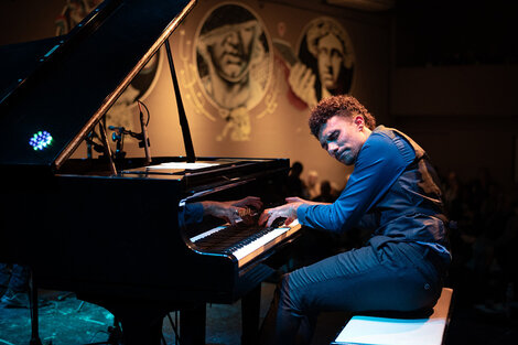 Encuentro de pianistas en el teatro El Círculo