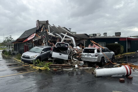 Muchas zonas del sureste de Estados Unidos, incluidos el oeste de Carolina del Norte y Tennessee, se han visto afectadas por las fuertes lluvias y el viento provocados por la tormenta