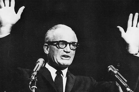 Barry Goldwater, el ultraderechista que postularon los republicanos hace sesenta años. 