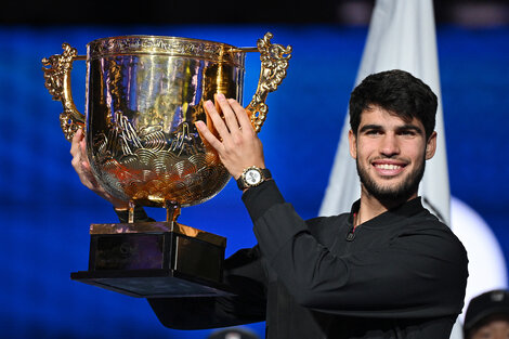 Alcaraz le ganó a Sinner en el nuevo clásico del tenis mundial