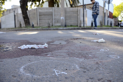 El lugar del crimen cerca de plaza Lomas de Alberdi