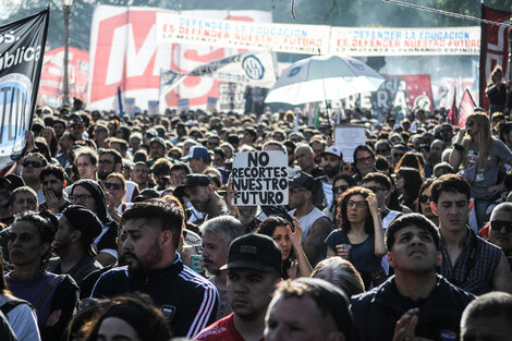 Miles de personas se acercaron al Congreso en la Segunda Marcha Federal.