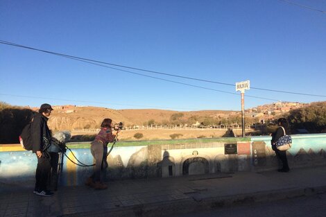 A través de la tierra, historias de mujeres migrantes