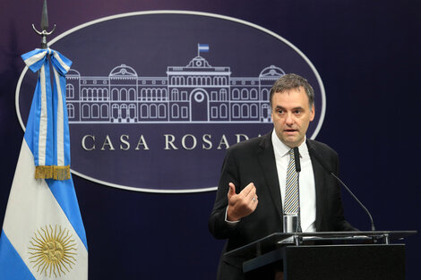 El vocero presidencial, Manuel Adorni, sostuvo en conferencia de prensa que evalúan la vía judicial.