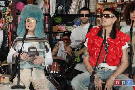 Se estrenó el "Tiny Desk" de Ca7riel y Paco Amoroso con cinco temas de su disco