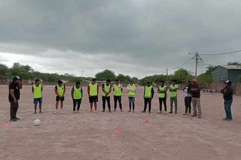 El fútbol como contención social en las comunidades indígenas