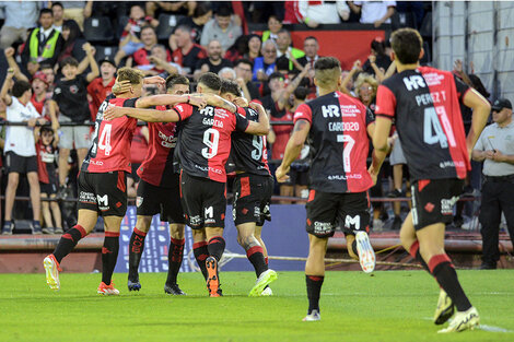 Liga Profesional: Newell's lo dio vuelta en el final y le ganó a Lanús