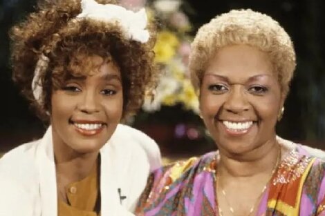 Murió Cissy Houston, cantante de góspel y la madre de Whitney