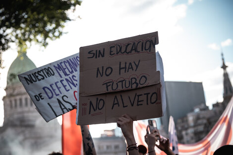 "Salimos a la calle a defender lo nuestro": el enojo de los estudiantes por el veto de Milei 