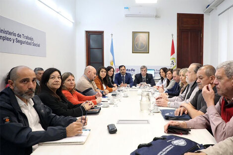 Pullaro mandó la oferta cerrada con moño y todo