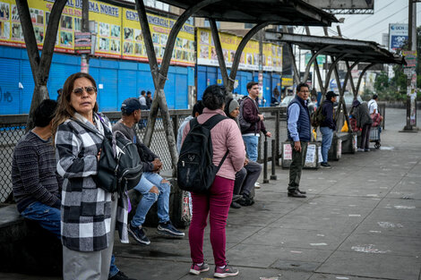 Paro de transporte en Perú por las extorsiones que sufren los choferes 