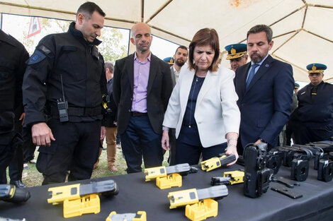 La Policía Federal comenzó a usar tasers en estaciones de trenes y terminales de micros