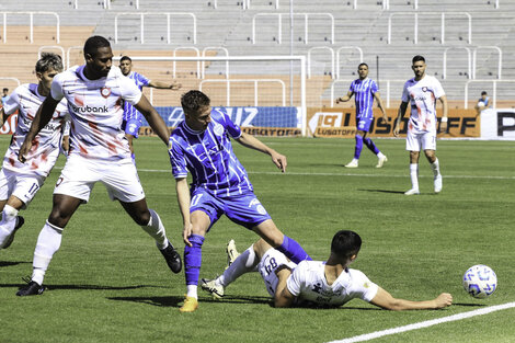 San Lorenzo erró un penal increíble y empató 1 a 1 en Mendoza