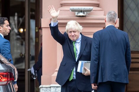 Dos pelucas ultraderechistas en la Rosada:  Javier Milei junto a Boris Johnson