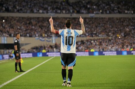 Con tres goles de Messi, la selección argentina aplastó a Bolivia y sigue arriba: el partido, minuto a minuto