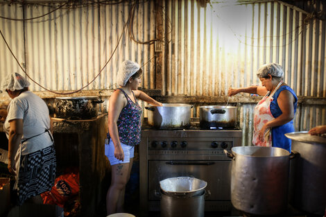 Una IA dijo que sin las cocineras comunitarias el mundo colapsaría 