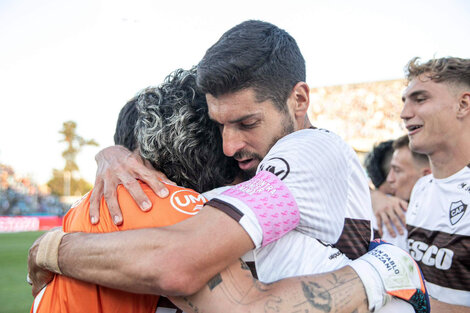 Liga Profesional: Platense tuvo un festejo agónico en Córdoba