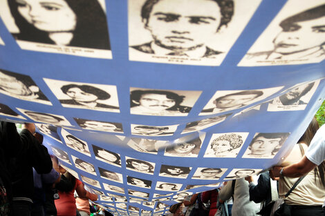 Vicente López: homenajean a los estudiantes desaparecidos del Colegio Nacional y Comercial
