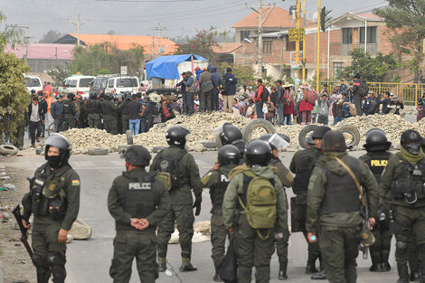 Bolivia: la policía intenta desactivar sin éxito los cortes de ruta en apoyo a Evo